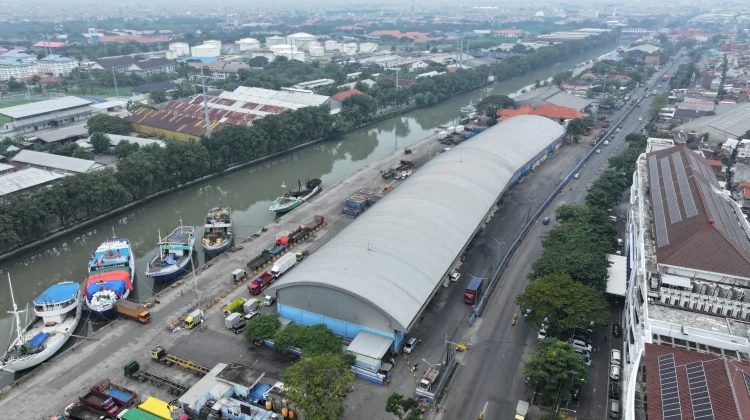 Pelindo Cabang Kalimas Pastikan Operasional Berjalan Normal Meski Ada Banjir Rob
