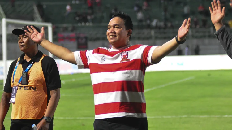 Achsanul Qosasih Komitmen Pertahankan Kebesaran Klub Madura United