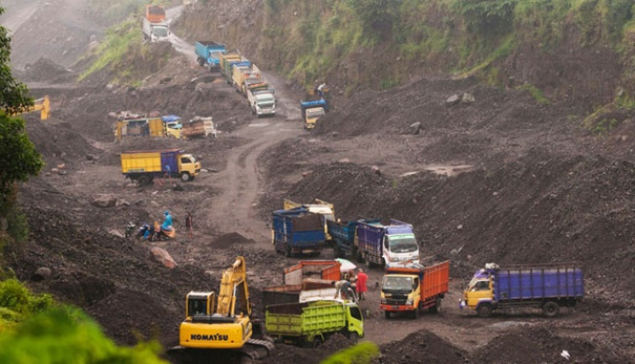 Bupati Lumajang Imbau Penambangan Pasir Semeru Tidak Dilakukan Malam Hari