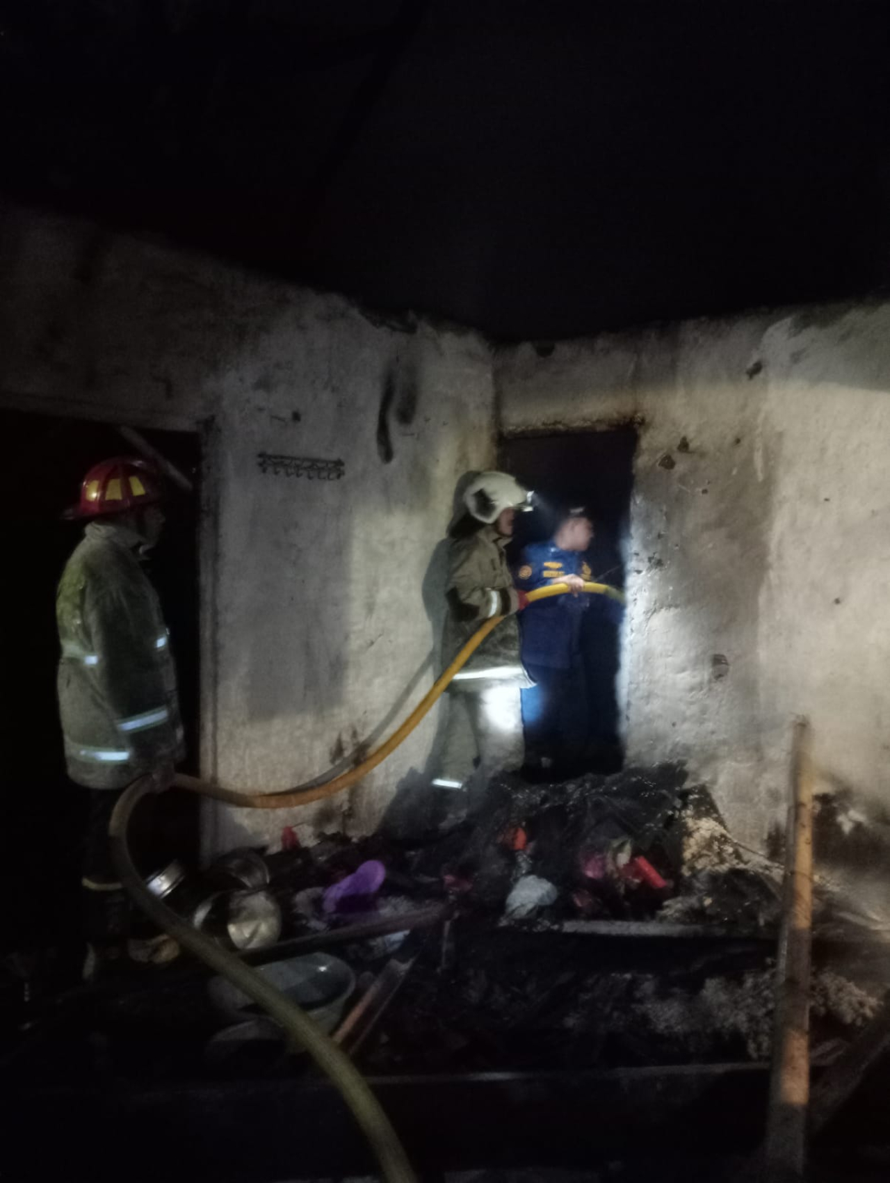 Hajatan Pernikahan di Jember Berubah Panik, Rumah Tetangga Ludes Terbakar Saat Acara Berlangsung