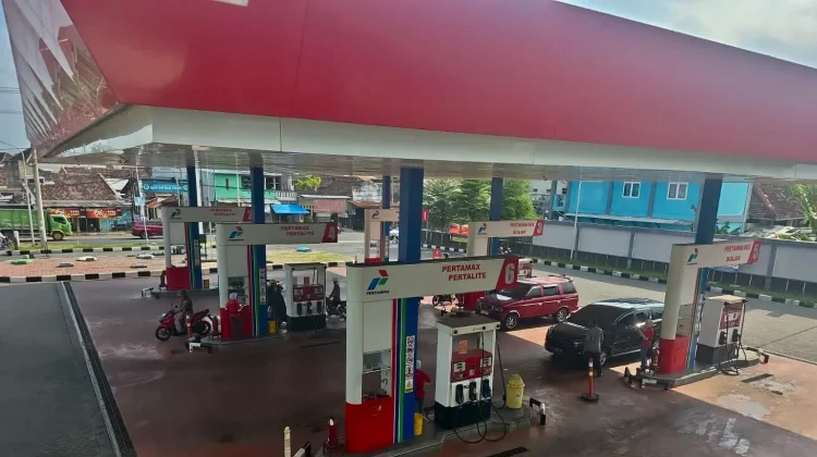 Ada Antrean di SPBU Lumajang, Pertamina Klaim Stok BBM Aman