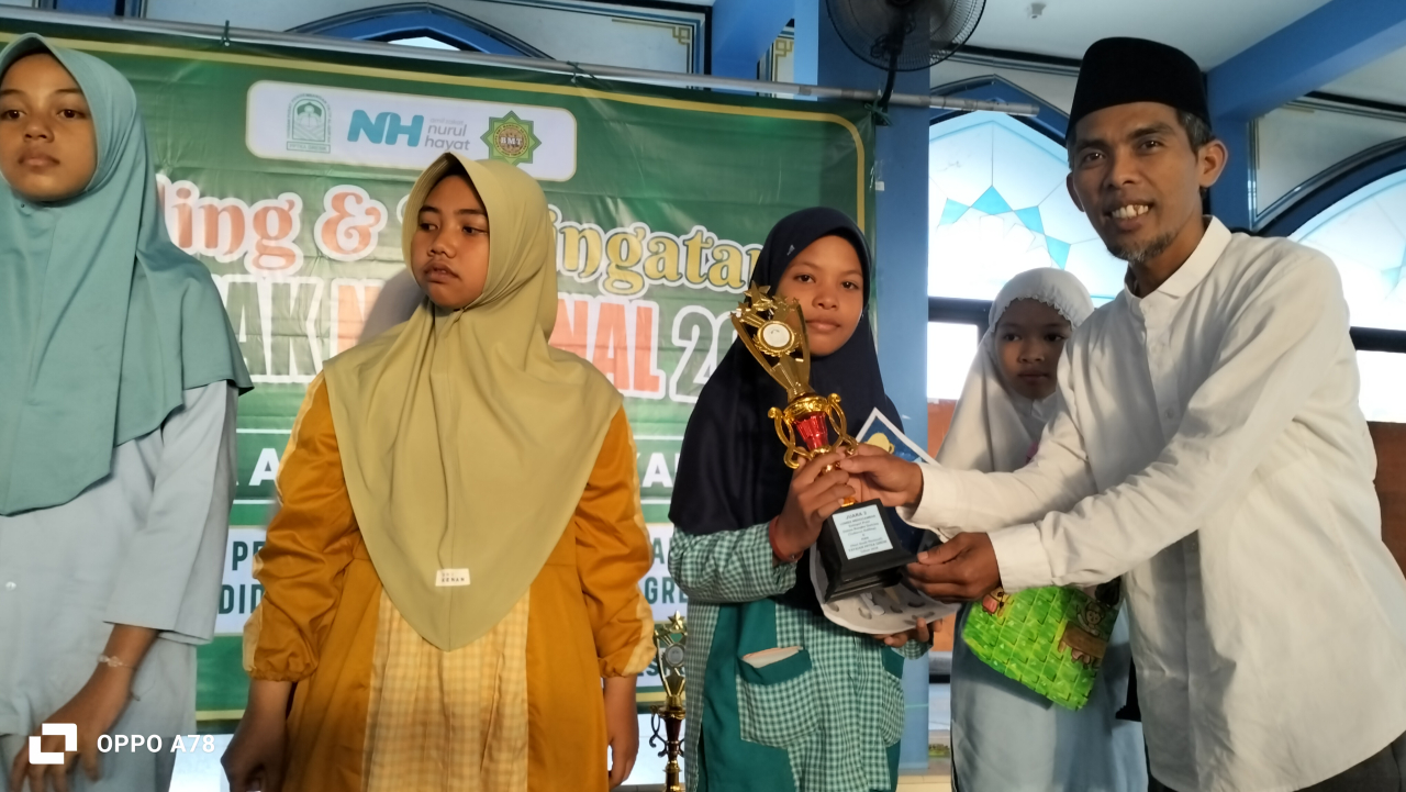 Semarak Hari Anak Nasional 2026, Ratusan Santri di Sidayu Gresik Lukiskan Cita-Cita dan Harapan Masa Depan