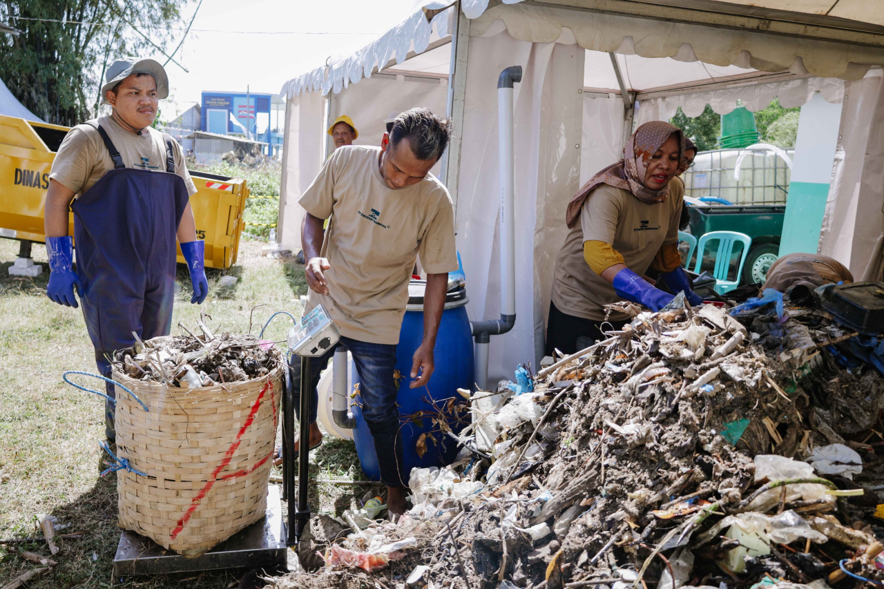 1,6 Ton Sampah Pesisir Diangkut, Freeport Indonesia Perkuat Gerakan Peduli Lingkungan