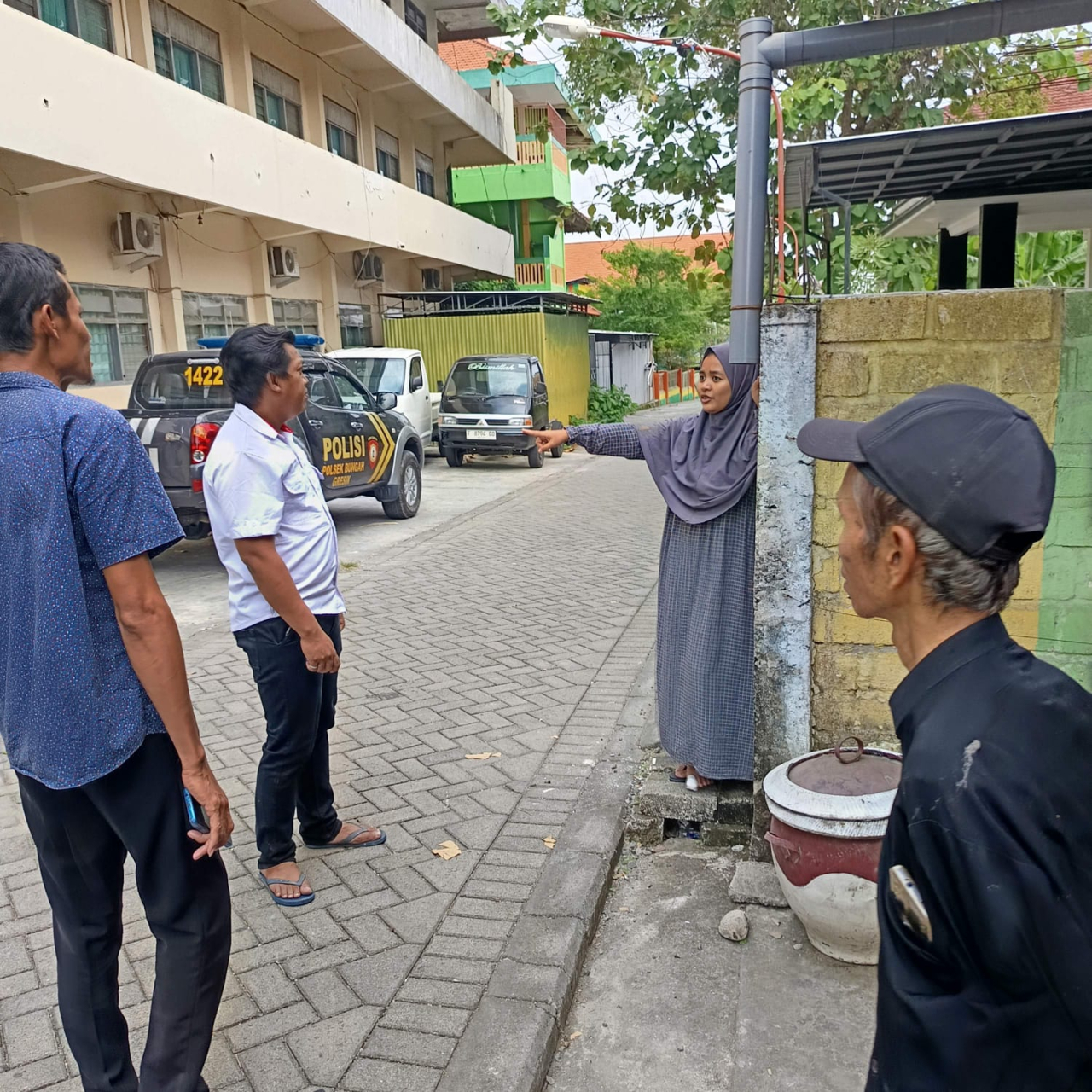 Maling Bersarung Curi Motor Milik Keluarga Ponpes di Bungah Gresik, Aksinya Terekam CCTV