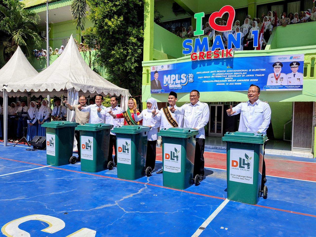Gubernur Khofifah Dorong SMAN 1 Gresik Jadi Model Nasional Sekolah Adiwiyata dan Ketahanan Pangan