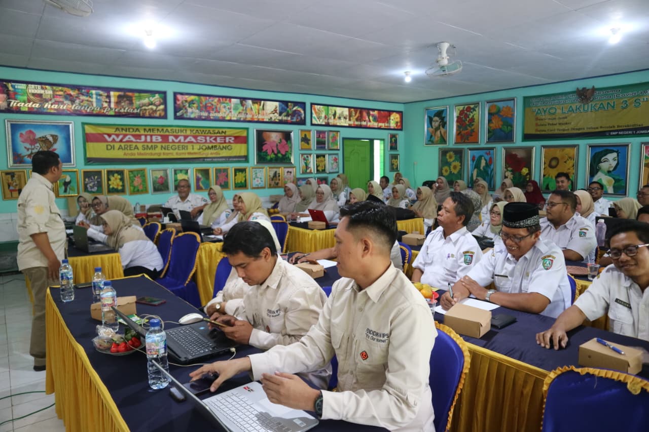 UNESA Dampingi Guru IPS Jombang Terapkan Pembelajaran Mendalam Berbasis Kearifan Lokal