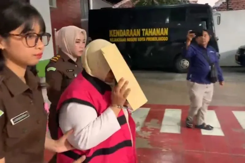 Korupsi Pengadaan Lampu Hias Rp 1,1 Miliar, Kejari Probolinggo Tetapkan Tersangka Vendor dan PPTK