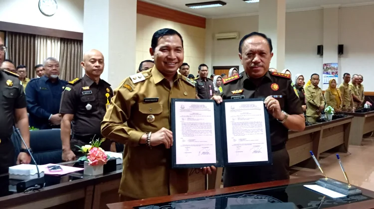 Kejaksaan Serahkan Aset Fasum Perumahan ke Pemkot Madiun