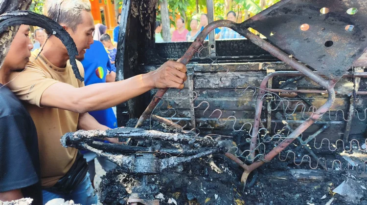 Isi Bensin Mesin Hidup, Rumah dan Mobil Hangus Dilalap Api