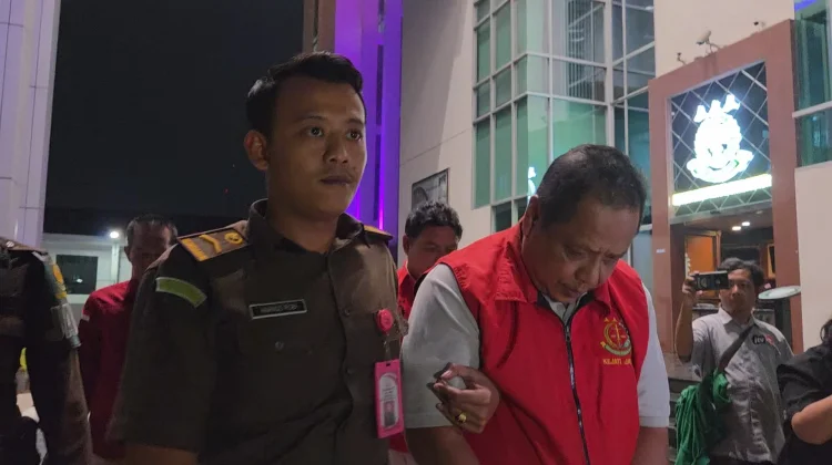 Mantan Pimcab Bank di Jember Ditahan Kejati Jatim Terkait Korupsi KUR Rp 41 Miliar