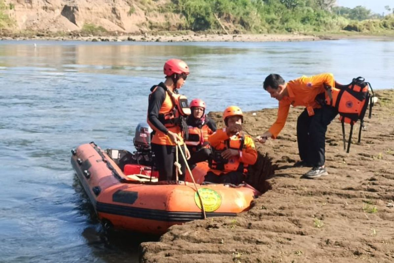 Pemancing Hilang di Sungai Brantas Tulungagung, Tim SAR Dikerahkan Lakukan Pencarian