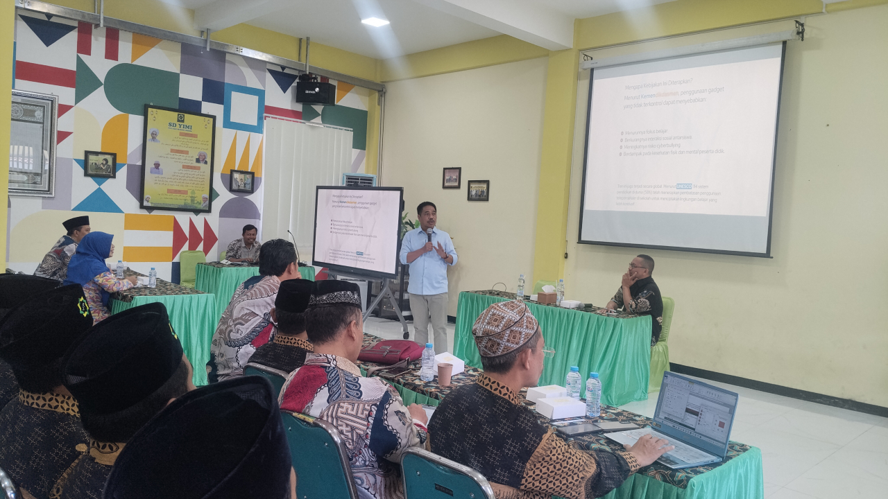 Gandeng Pakar Unair Suko Widodo, YIMI Gresik Asah Komunikasi Guru Hadapi Murid Era Digital