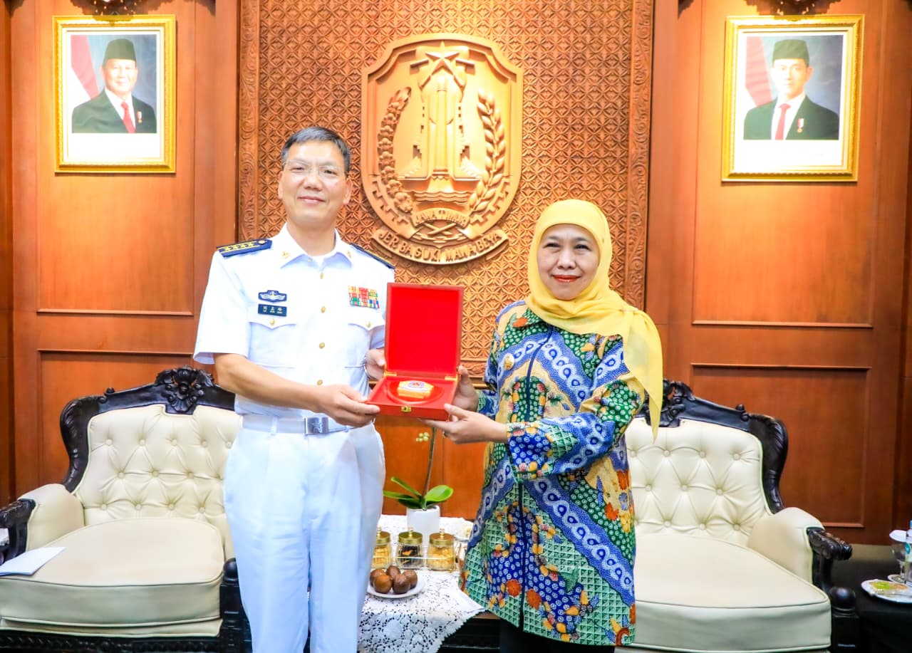 Khofifah Terima Delegasi Armada Angkatan Laut RRT, Perkuat Persahabatan dan Transfer Teknologi Industri Perkapalan