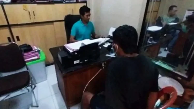 Dibakar Cemburu, Pria di Banyuwangi Tusuk Istrinya Hingga Meninggal Dunia