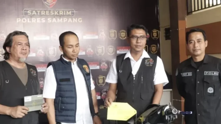 Tertidur di Gardu Sampang, Motor Pria ini Digondil Tiga Pelaku